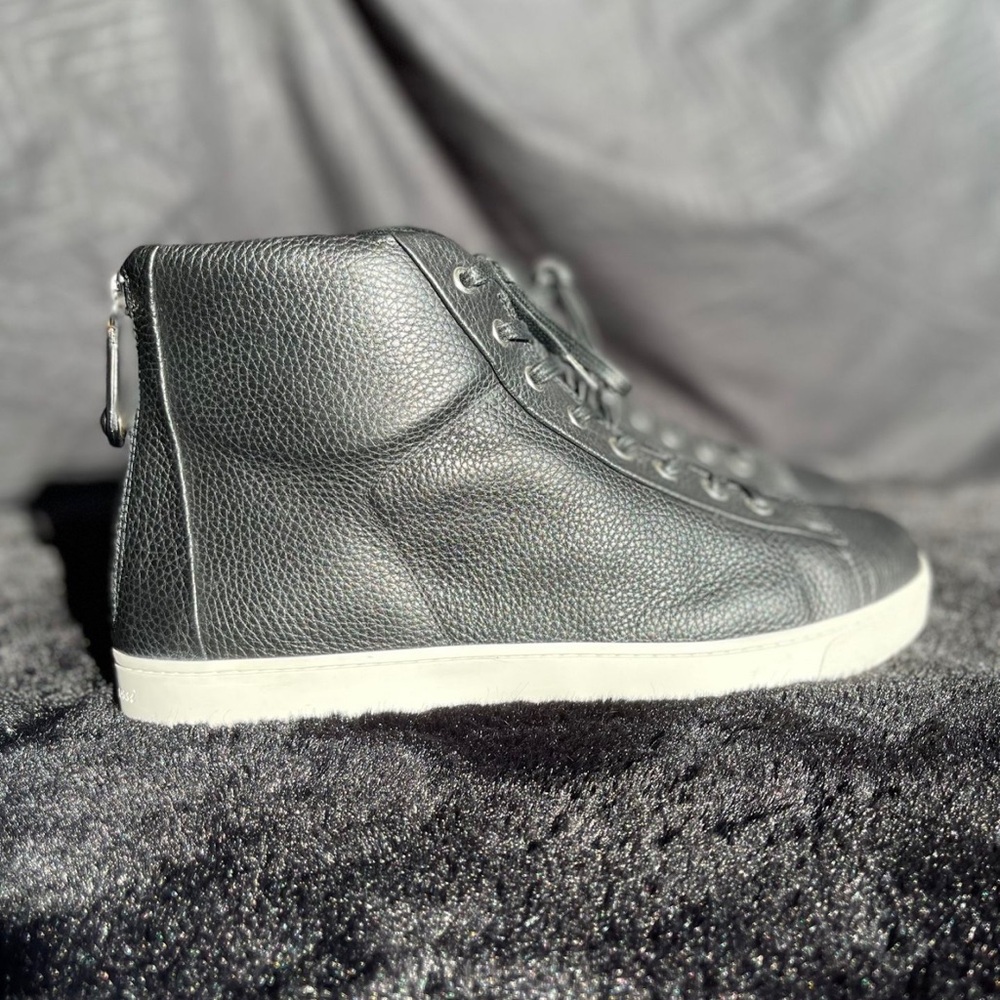 Brand New Italian Gianvito Rossi pebbled high-top sneakers
